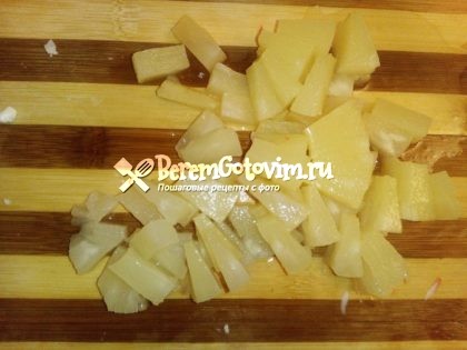 нарезаем-ананасы