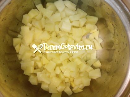 картофель-нарезаем-кубиками