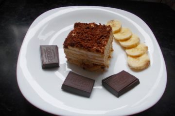 Торт из печенья с бананом и шоколадом